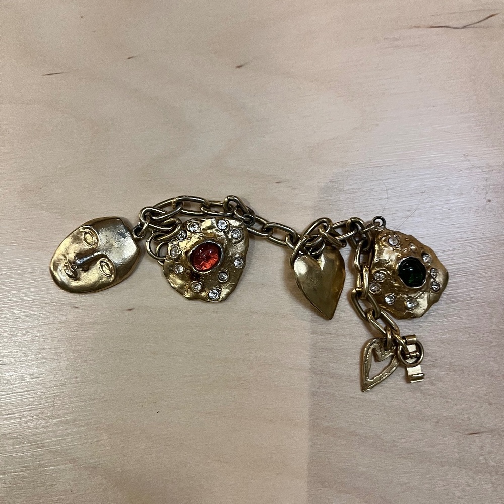 Mondo Mondo charm bracelet gold jewels